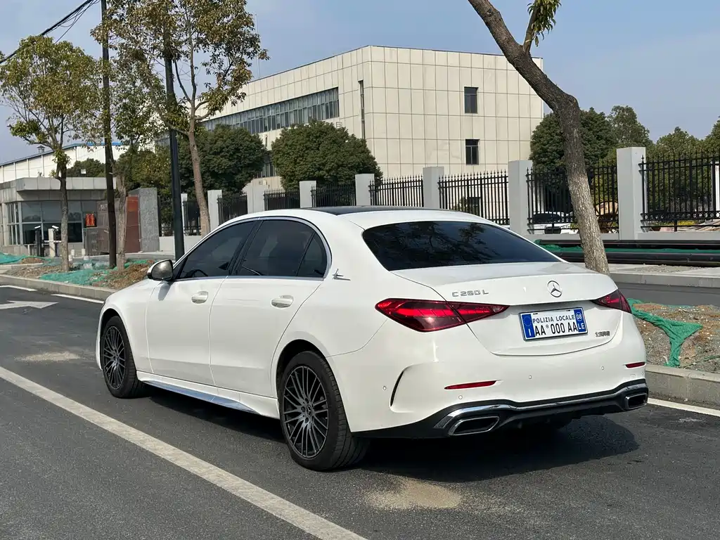 Mercedes-Benz C-Class 2025 — фото 10