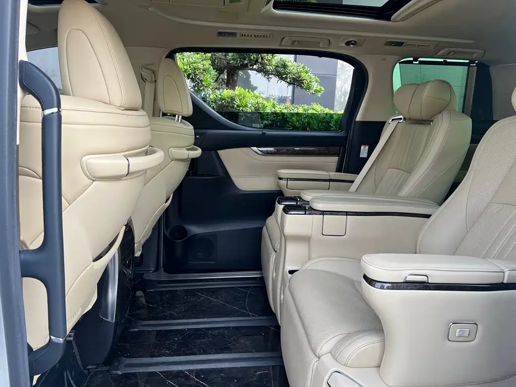 Toyota Alphard 2021 — фото 4
