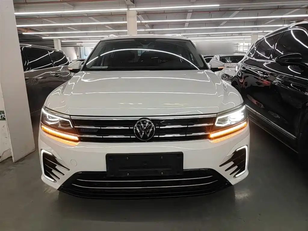 Volkswagen Tiguan L PHEV 2021 — фото 3