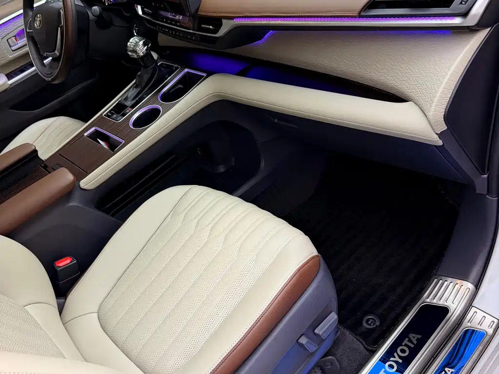 Toyota Granvia 2025