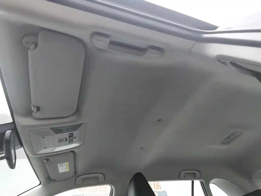 Toyota RAV4 2023 — фото 14