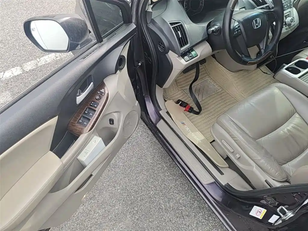 Honda Odyssey 2014 — фото 16