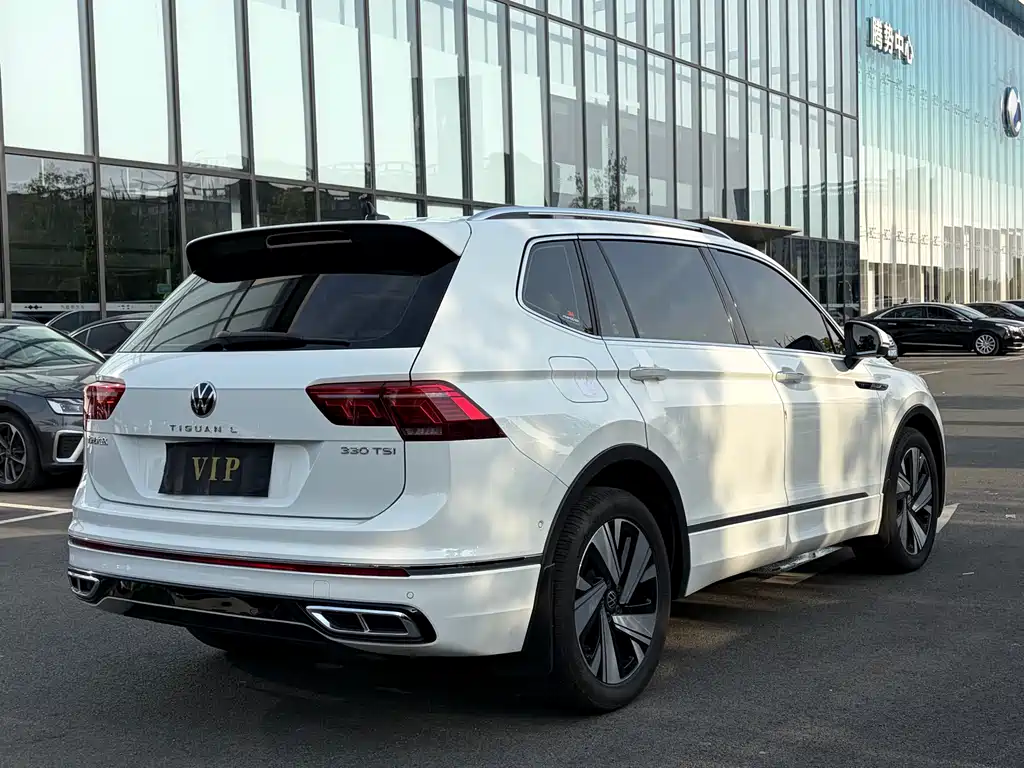 Volkswagen Tiguan L 2023 — фото 18