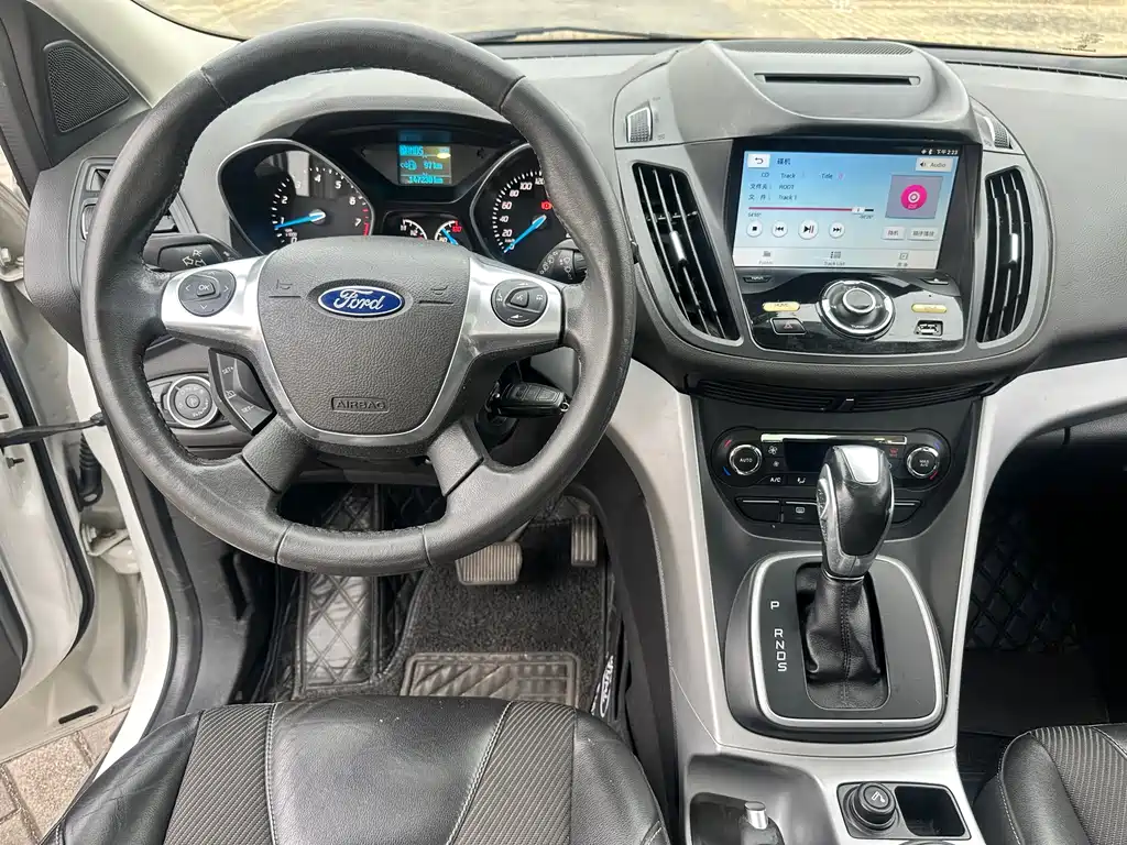 Ford Kuga 2016 — фото 8
