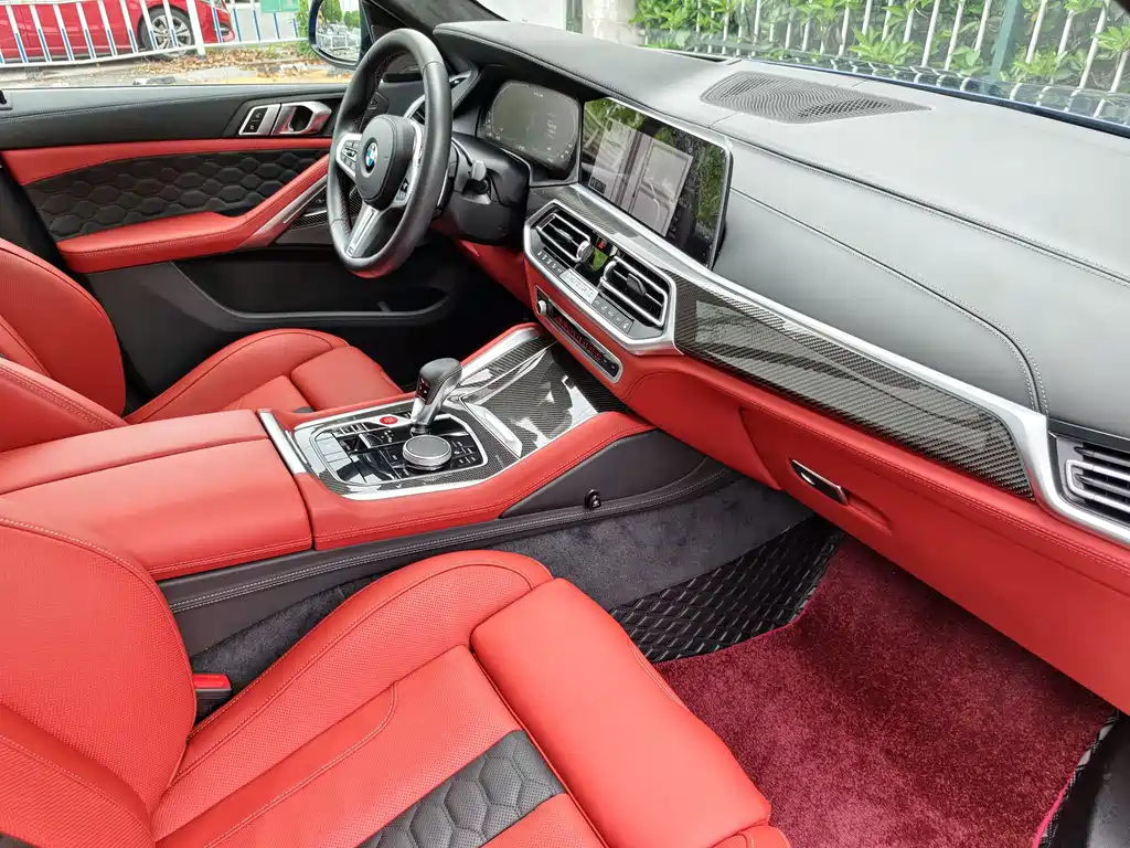BMW X6 M 2023 — фото 17