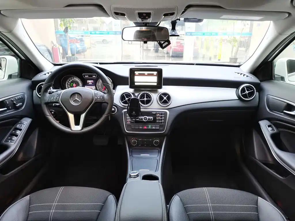 Mercedes-Benz GLA 2014 — фото 11