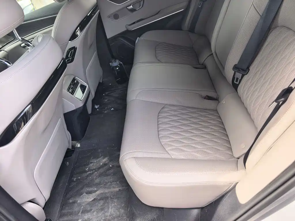 BYD Han 2025 — фото 8