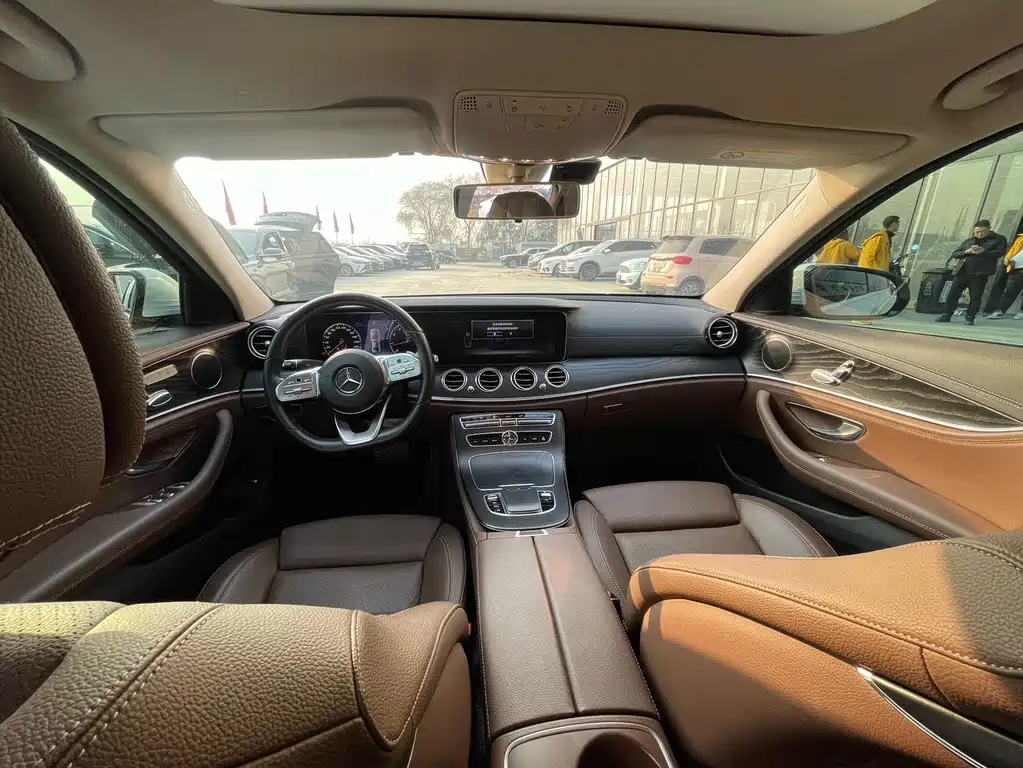 Mercedes-Benz E-Class 2020 — фото 9