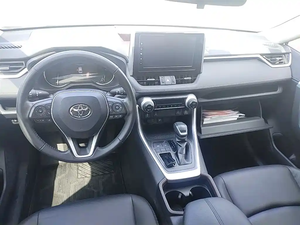 Toyota RAV4 2020 — фото 10