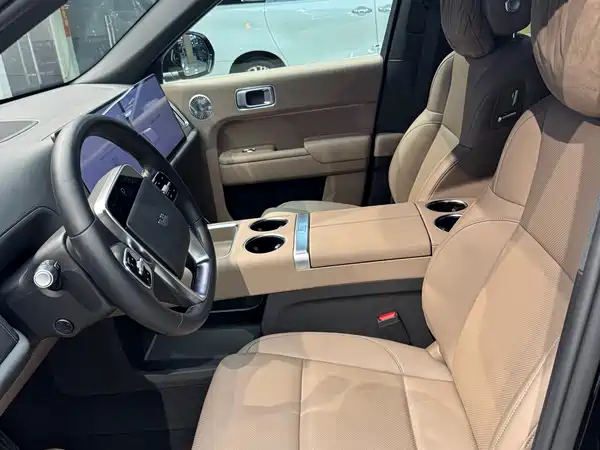 Li Auto L8 2025