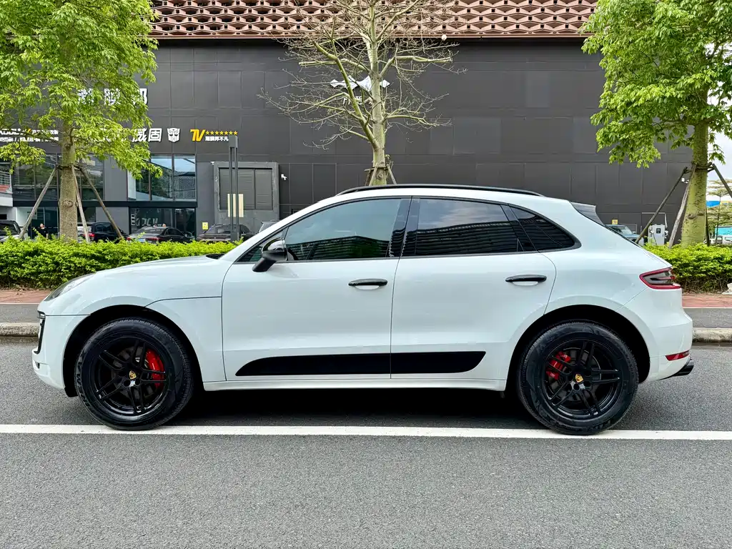 Porsche Macan 2018 — фото 8