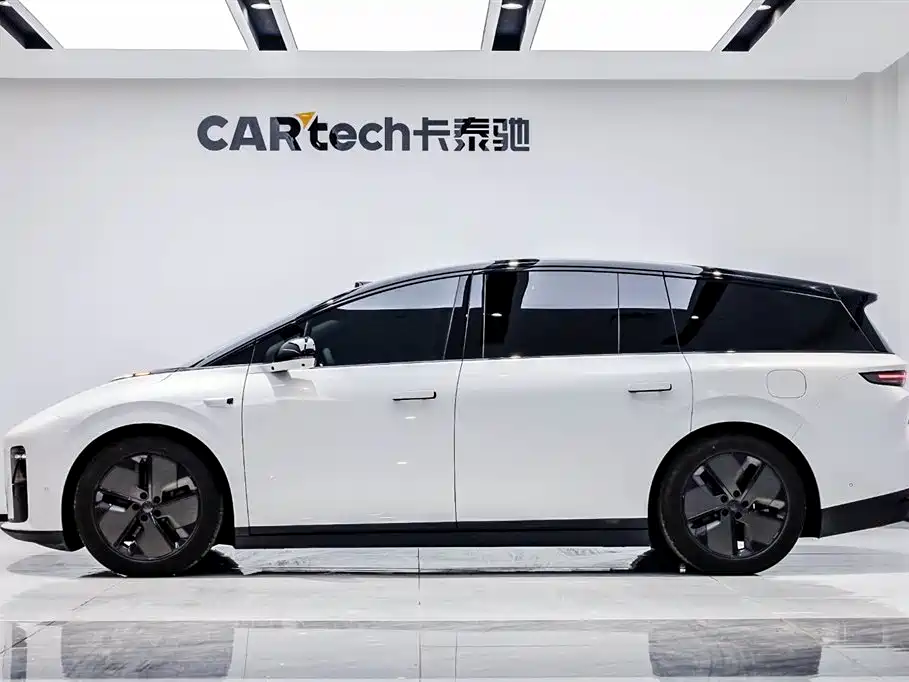 Li Auto i8 2025 — фото 31