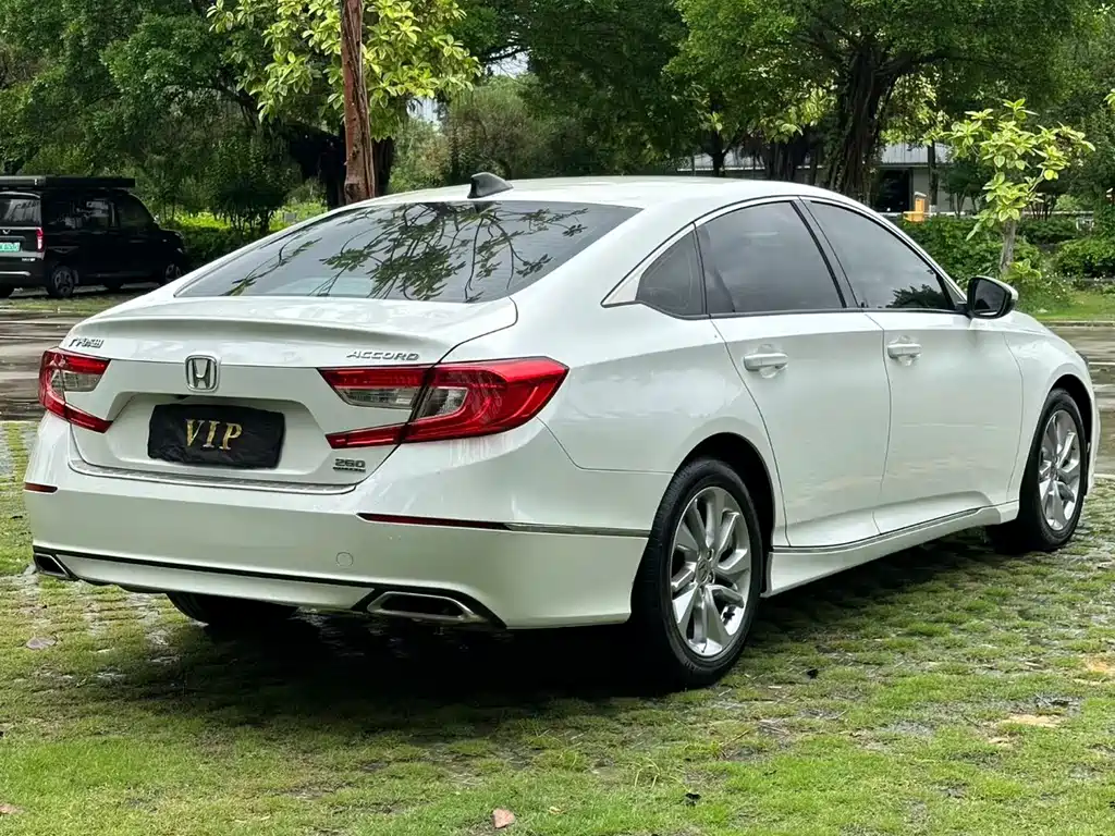 Honda Accord 2019 — фото 6