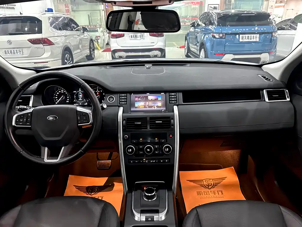 Land Rover Discovery Sport 2018 — фото 11