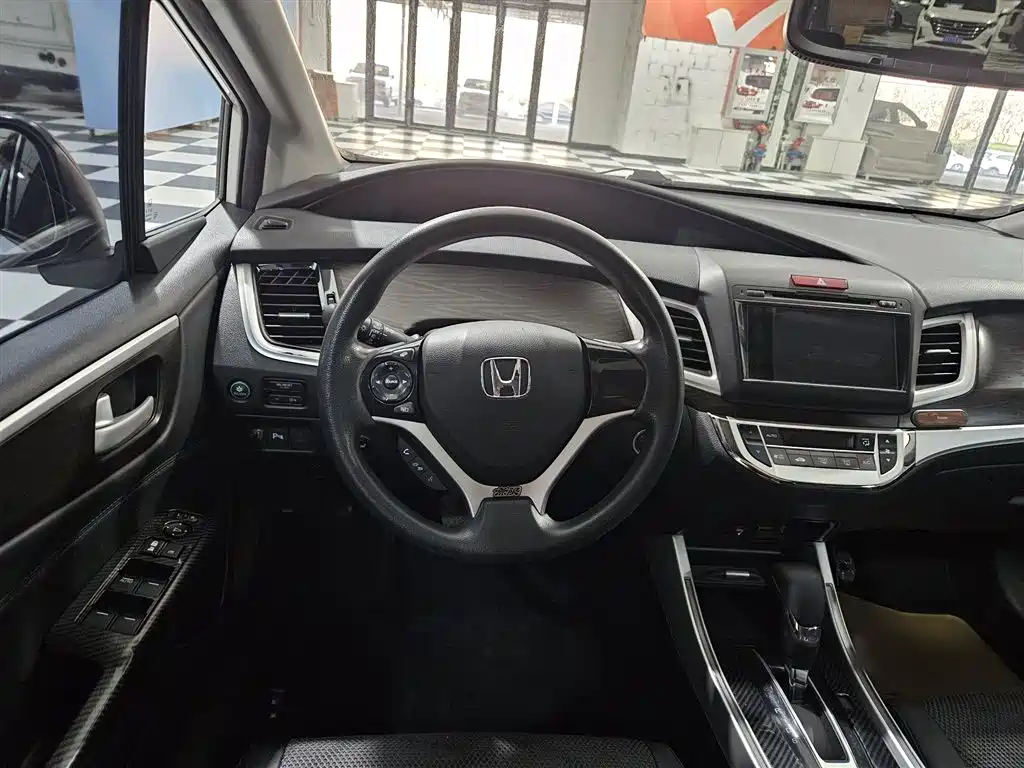 Honda Jade 2015 — фото 9