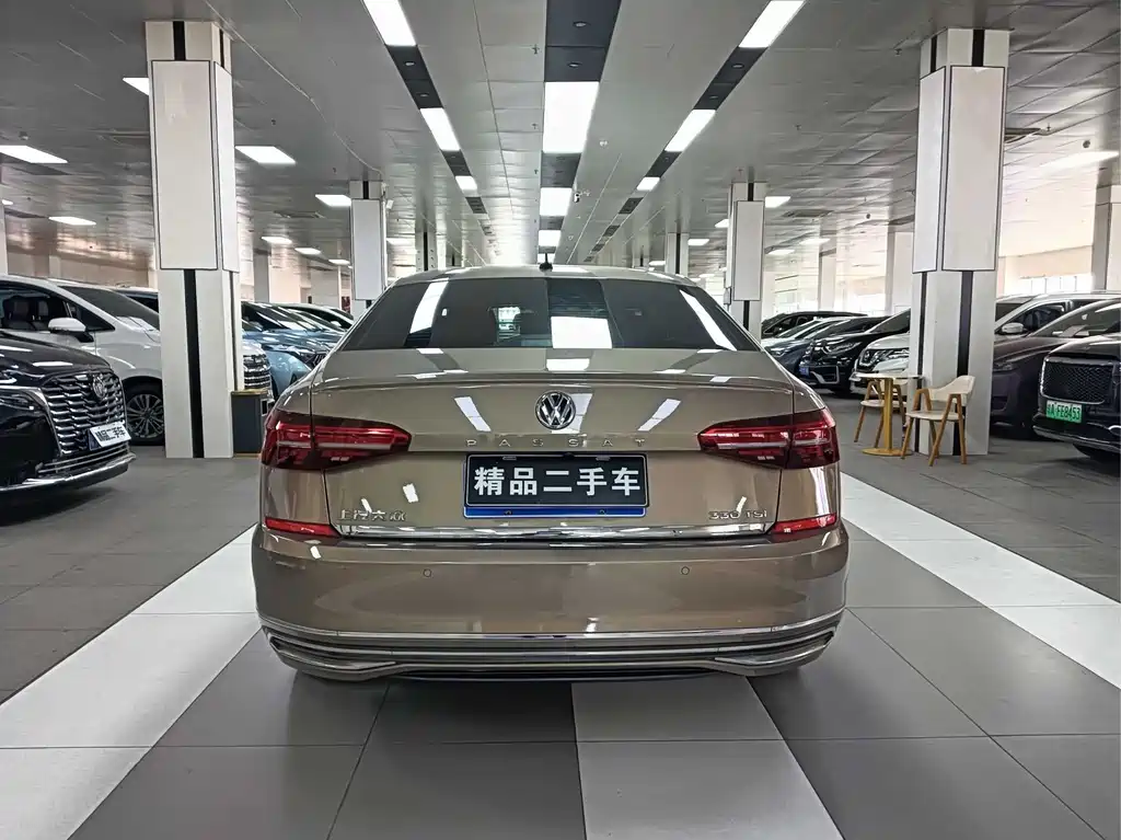 Volkswagen Passat 2019 — фото 12