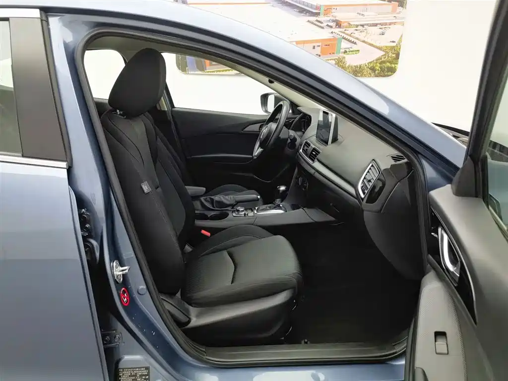 Mazda 3 Axela 2015 — фото 23