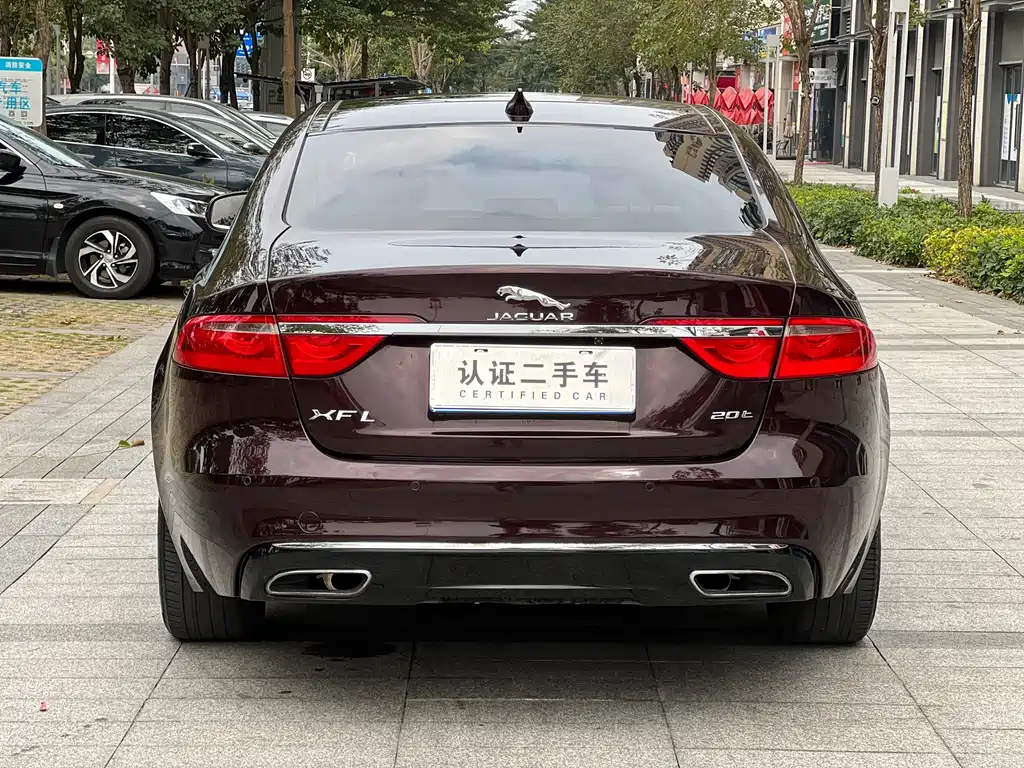 Jaguar XFL 2018 — фото 17