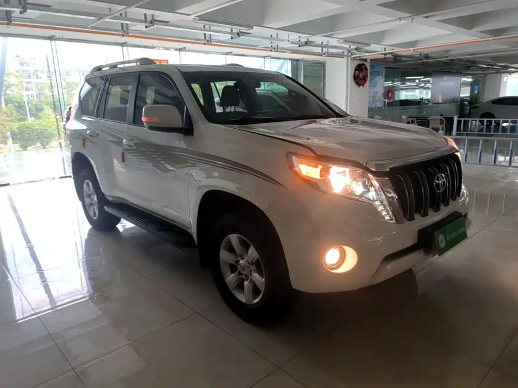 Toyota Prado 2015 — фото 4