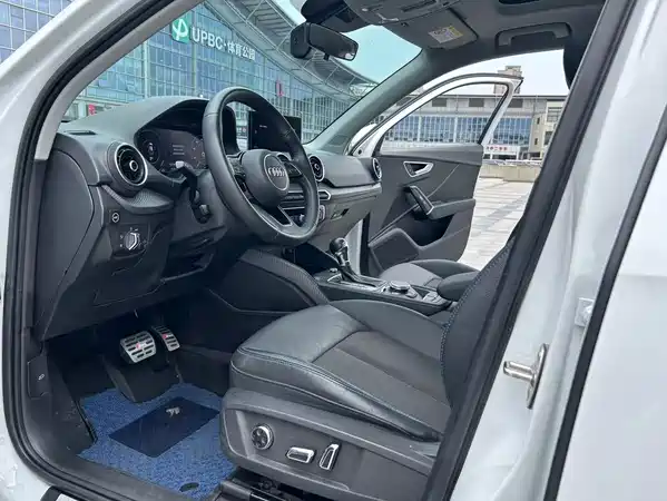 Audi Q2L E-Tron 2021
