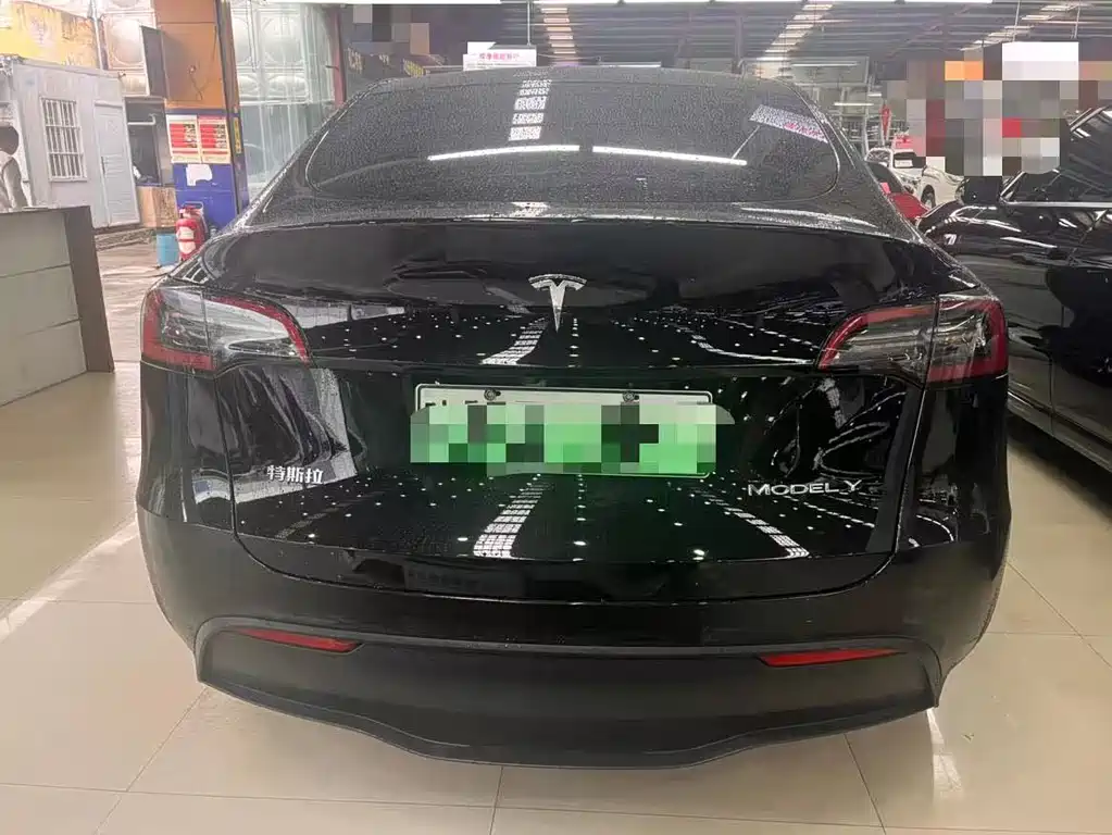 Tesla Model Y 2022 — фото 12