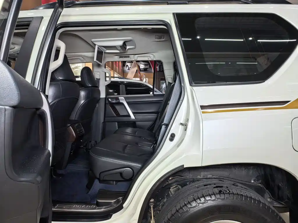 Toyota Prado 2017 — фото 12