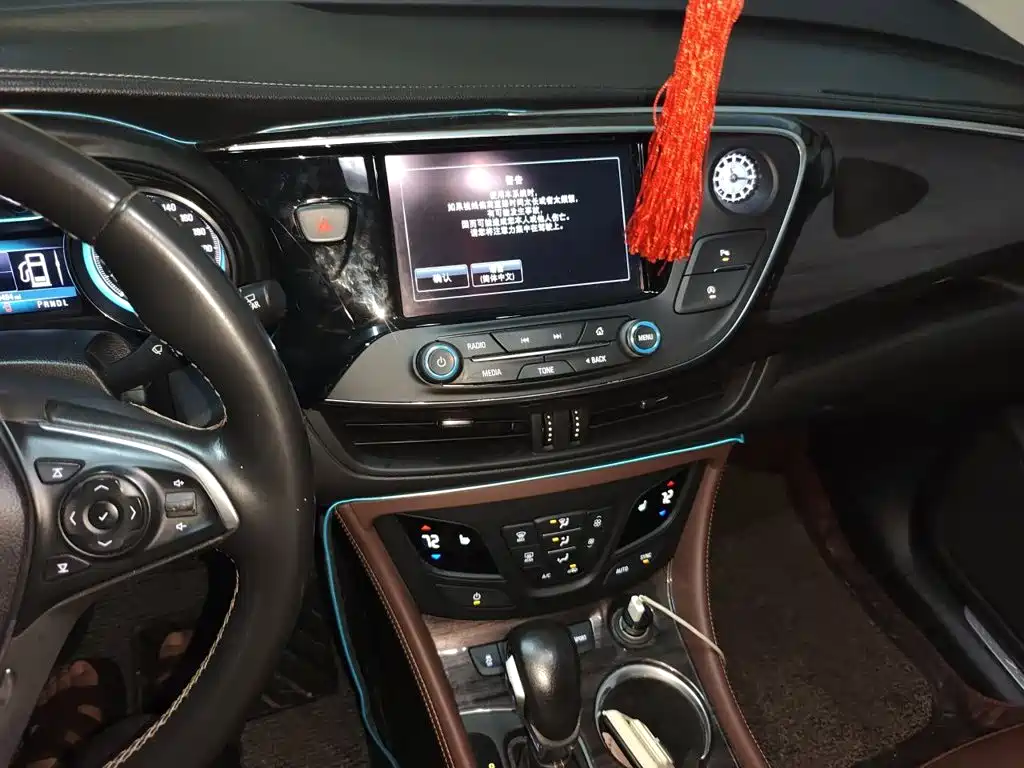Buick Envision Plus 2017 — фото 14