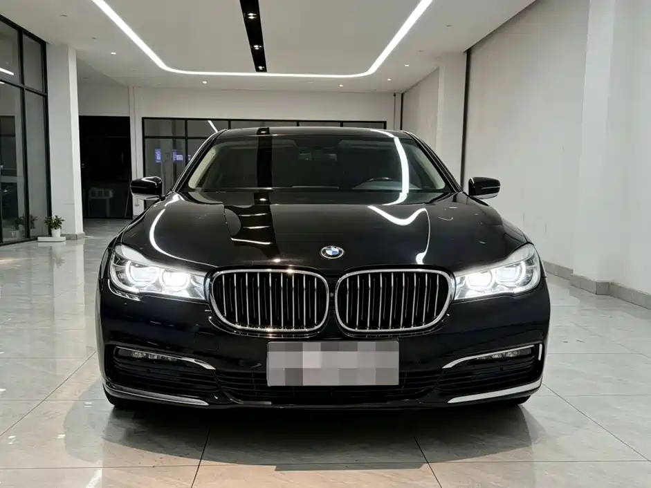 BMW 7 Series 2018 — фото 2