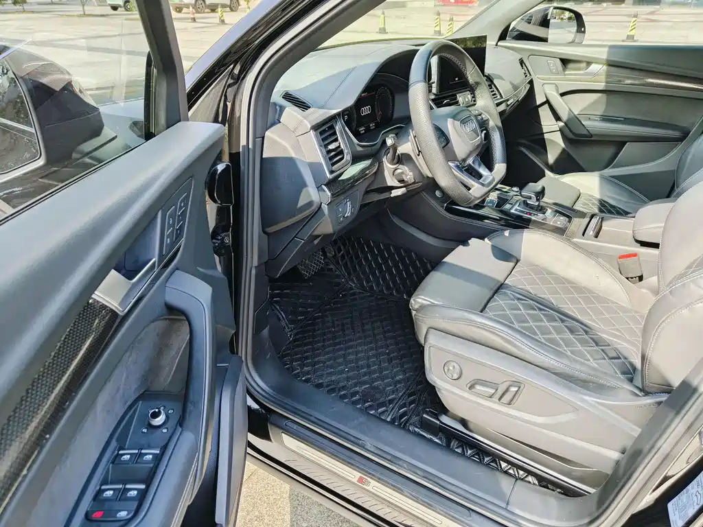 Audi Q5L Sportback 2022 — фото 12