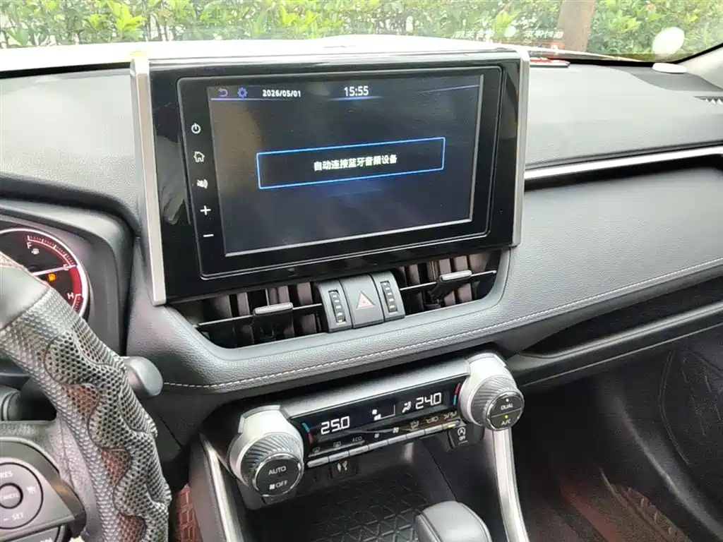 Toyota RAV4 2021 — фото 20