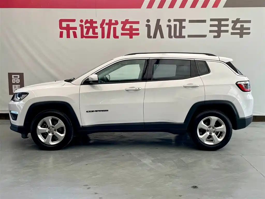 Jeep Compass 2017 — фото 3