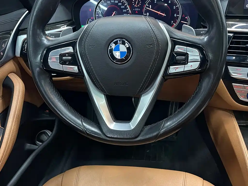BMW 5 Series 2018 — фото 4