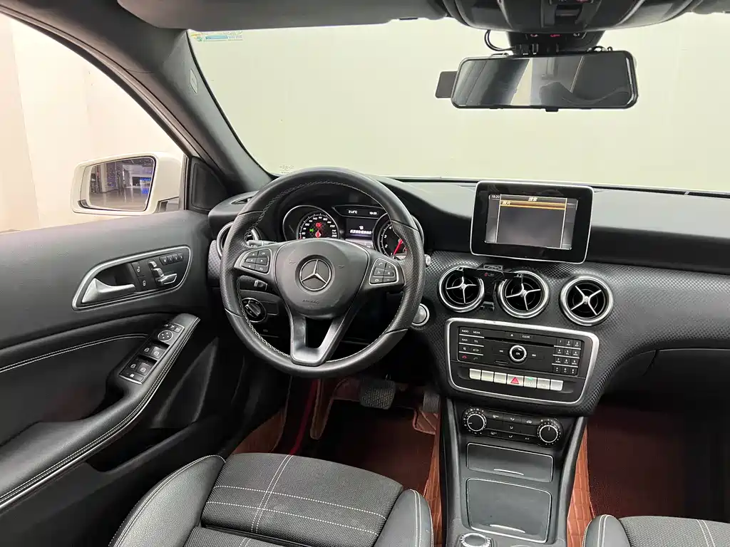 Mercedes-Benz A-Class 2017 — фото 22