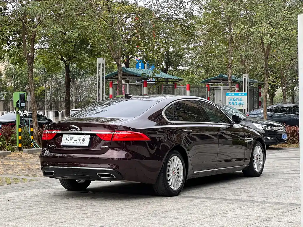 Jaguar XFL 2018 — фото 19