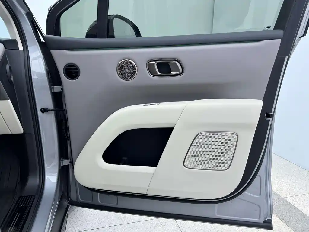 Li Auto i8 2025 — фото 10