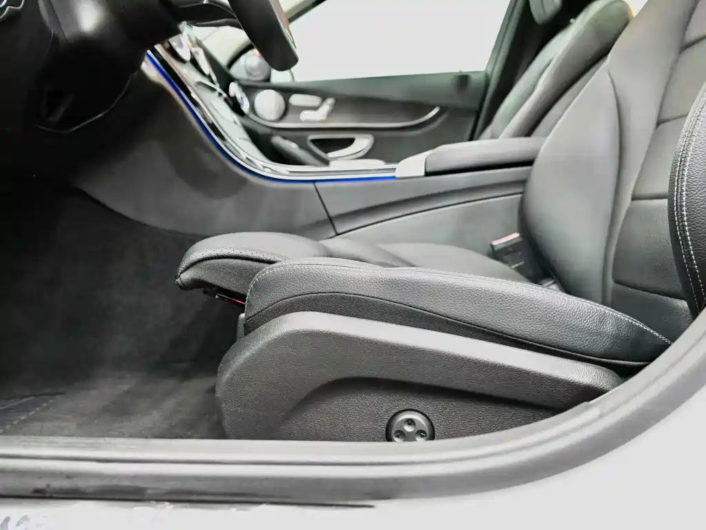 Mercedes-Benz C-Class 2020 — фото 12