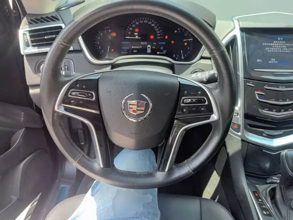 Cadillac SRX 2015 — фото 11