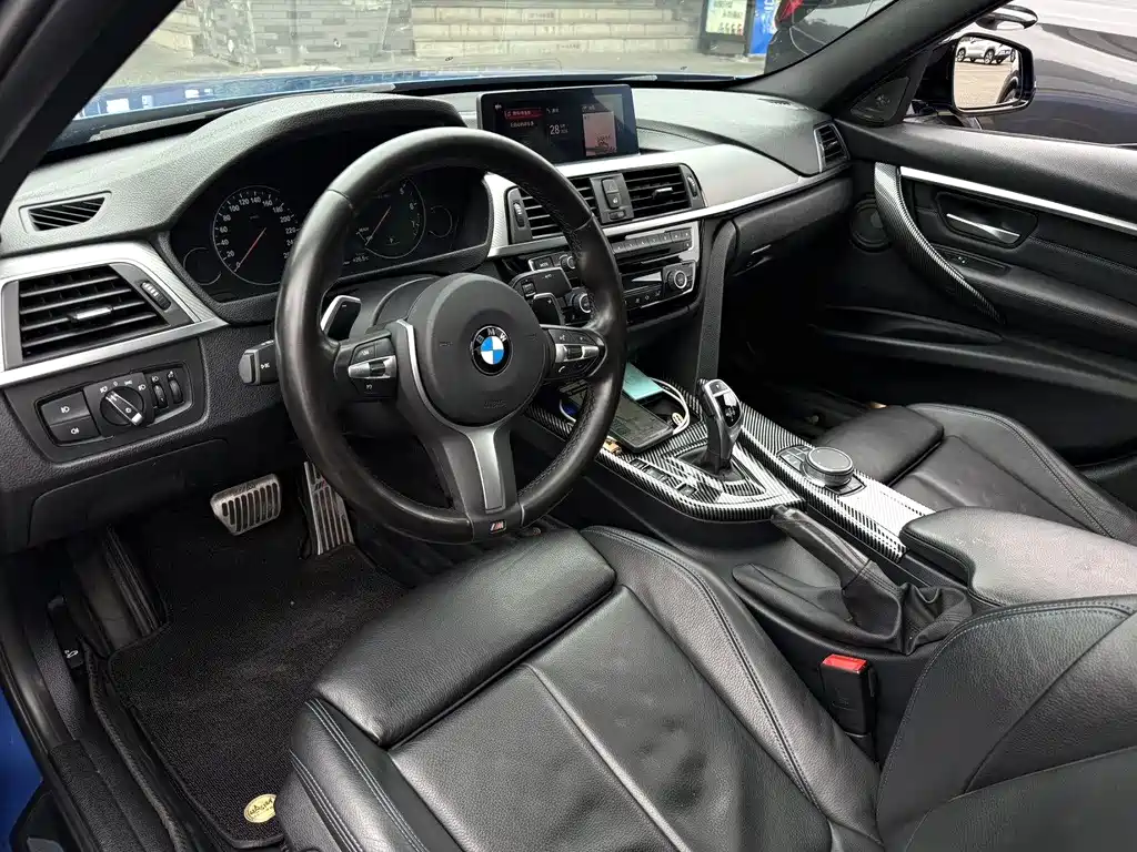 BMW 3 Series 2018 — фото 2