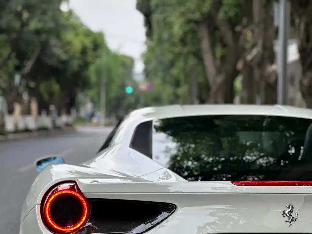 Ferrari 488 2016 — фото 12