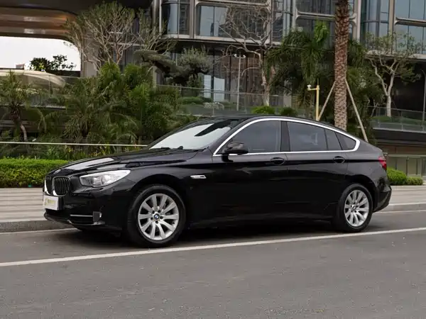 BMW 5 Series GT 2013