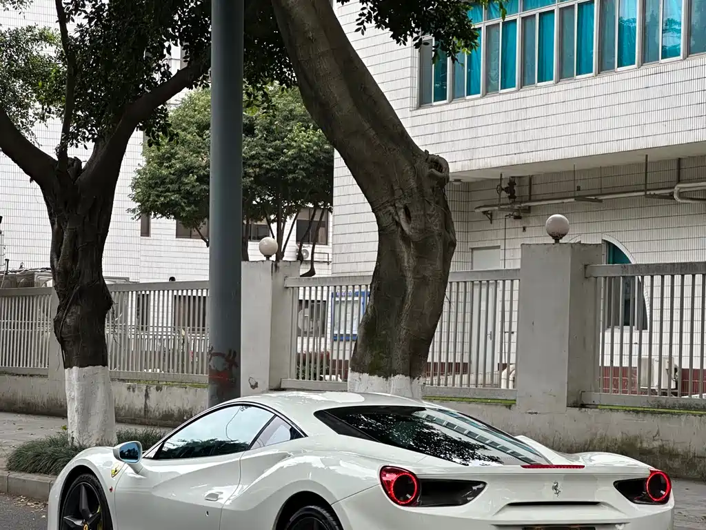 Ferrari 488 2016 — фото 19