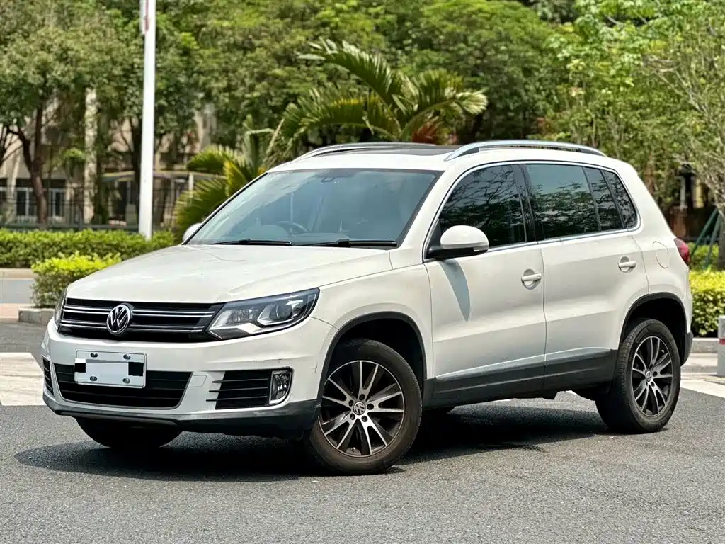 Volkswagen Tiguan 2015 — фото 1
