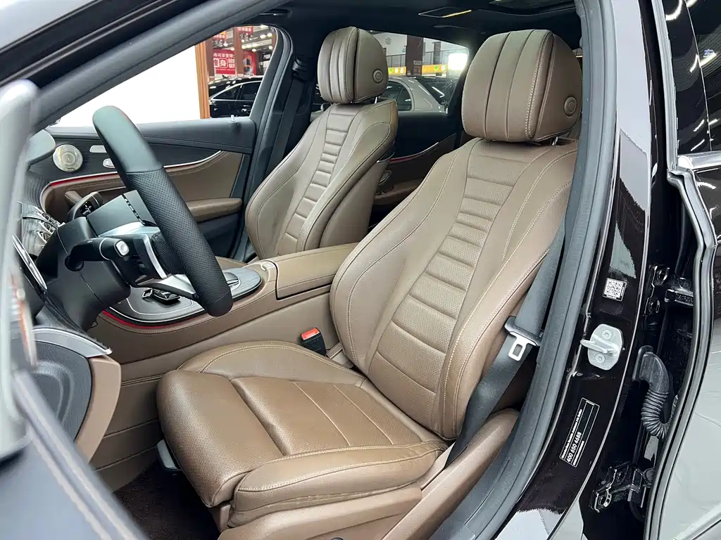 Mercedes-Benz E-Class 2020 — фото 18