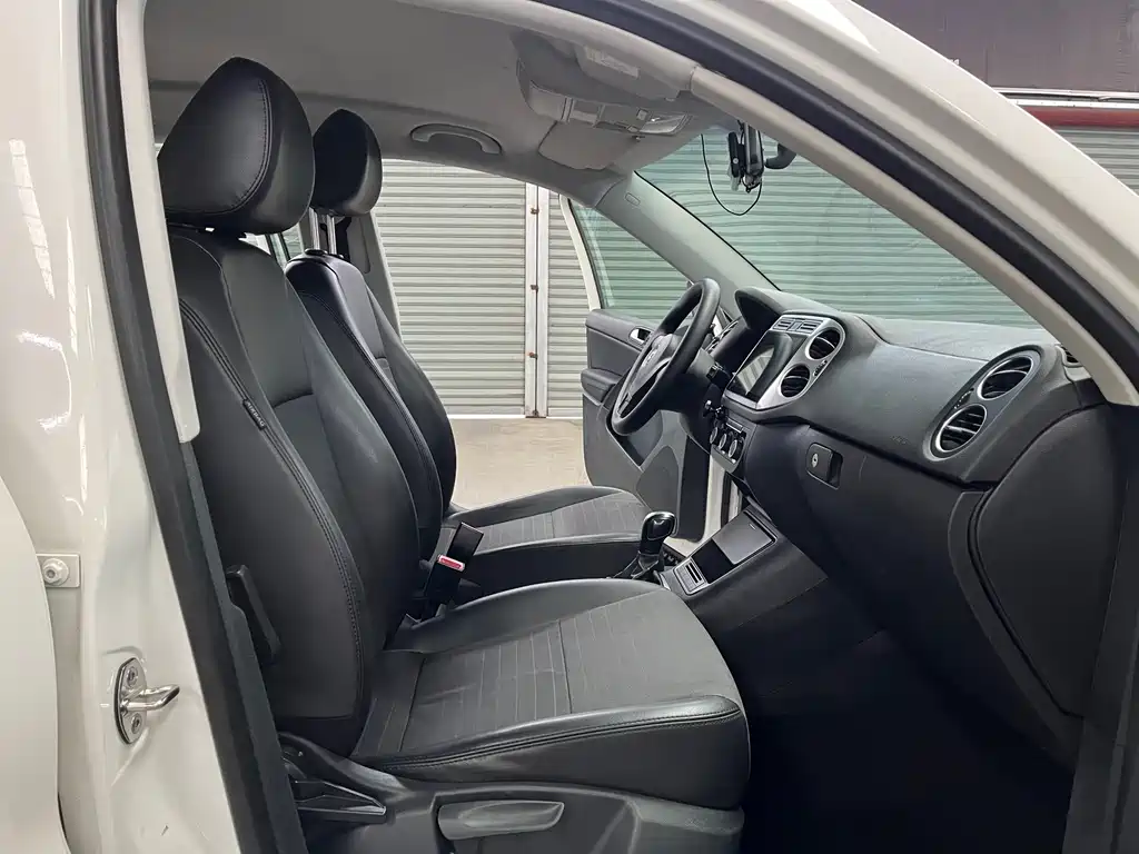 Volkswagen Tiguan 2015 — фото 12