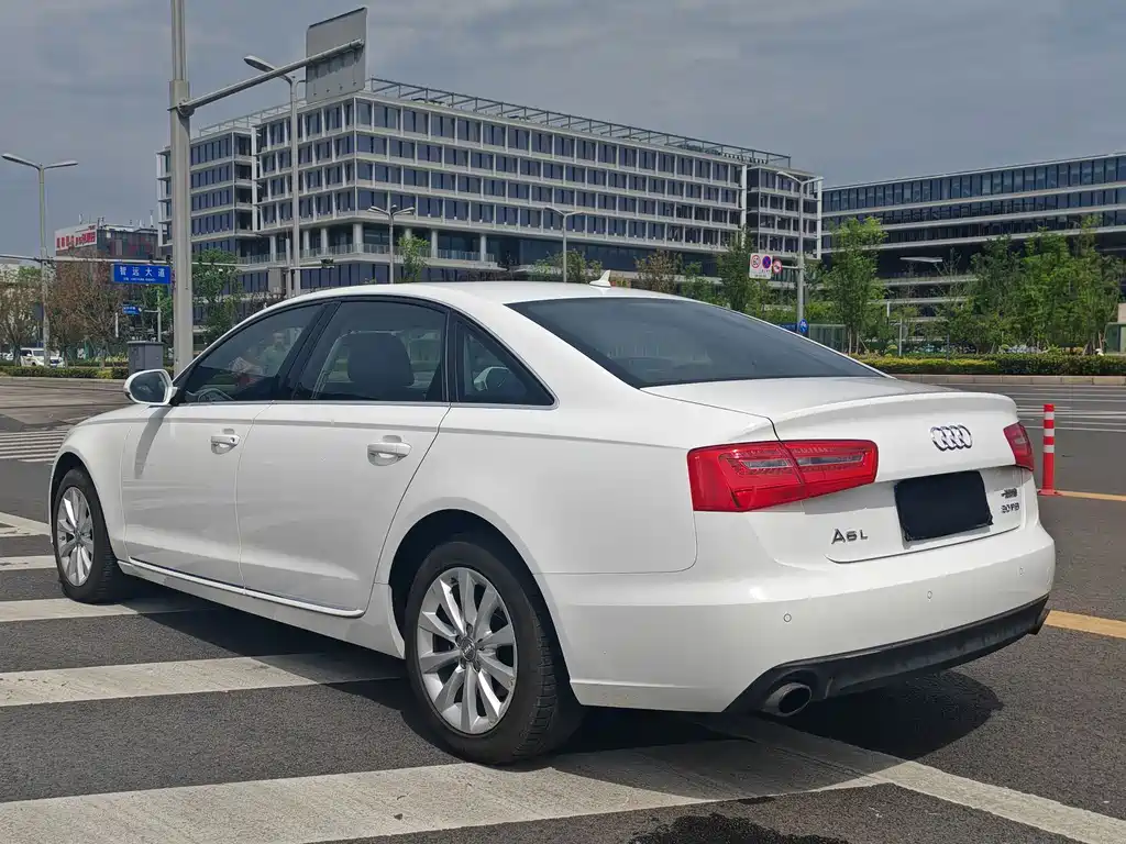 Audi A6L 2014 — фото 4