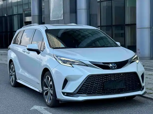 Toyota Granvia 2024