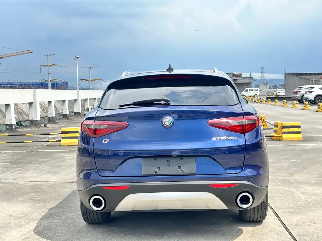 Alfa Romeo Stelvio 2018 — фото 8