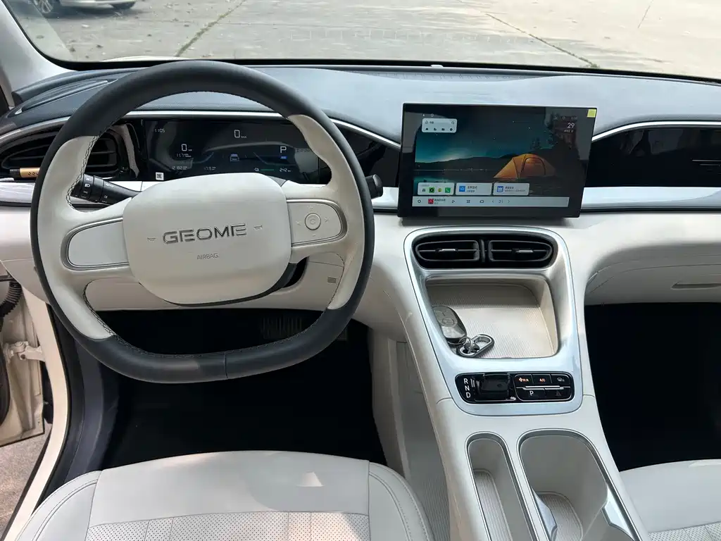 Geely Galaxy Starwish 2025 — фото 6
