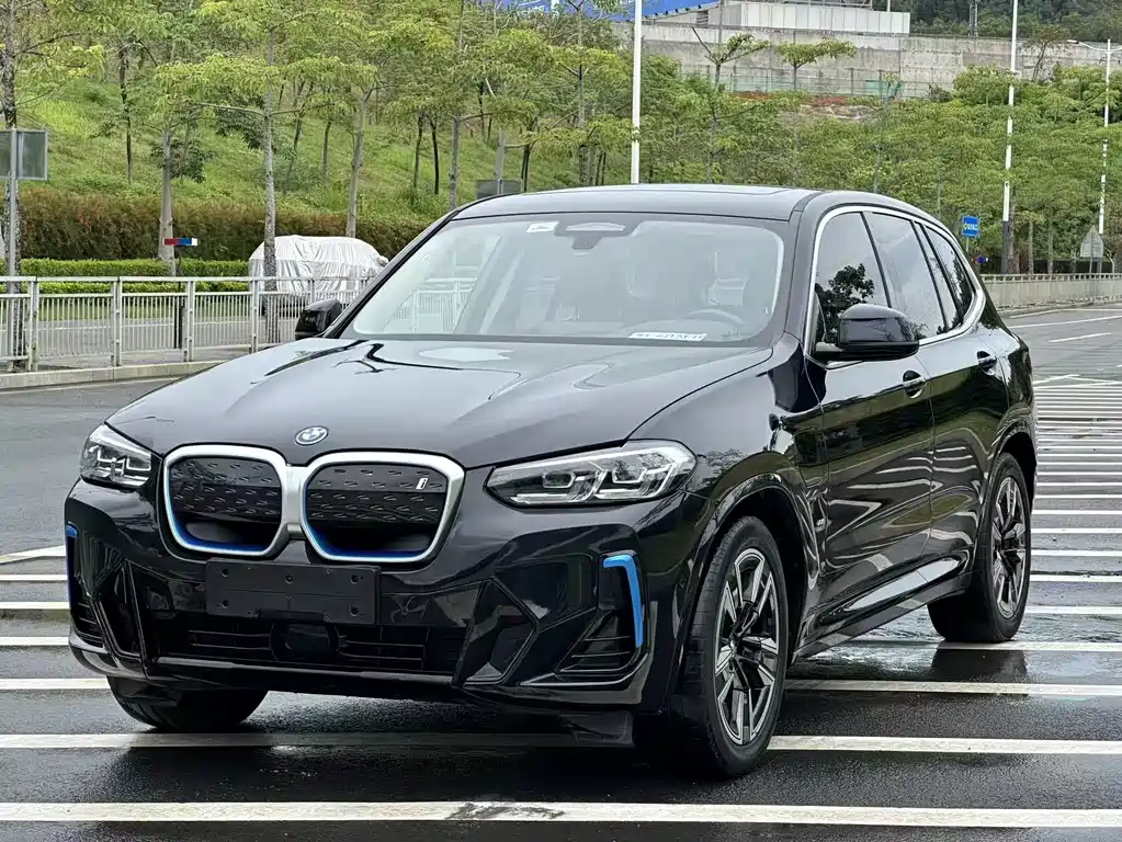 BMW iX3 2022 — фото 1