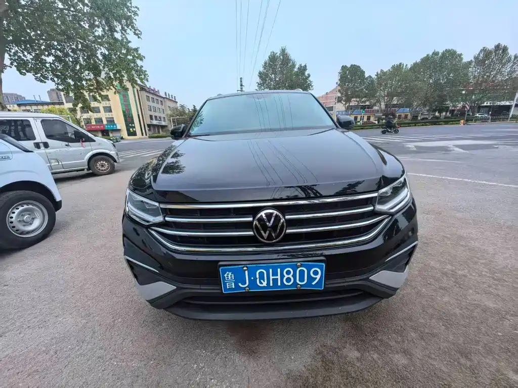 Volkswagen Tiguan L 2023 — фото 2